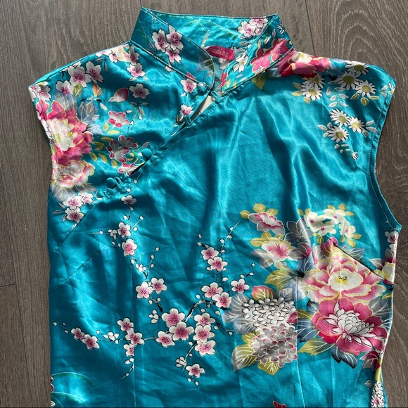 v cool silky mini dress with button up collar - Picture 4 of 6